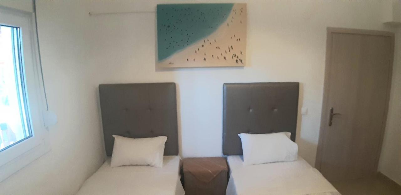 Maria Lemoni Swimming Pool Apartment Nea Skioni Extérieur photo